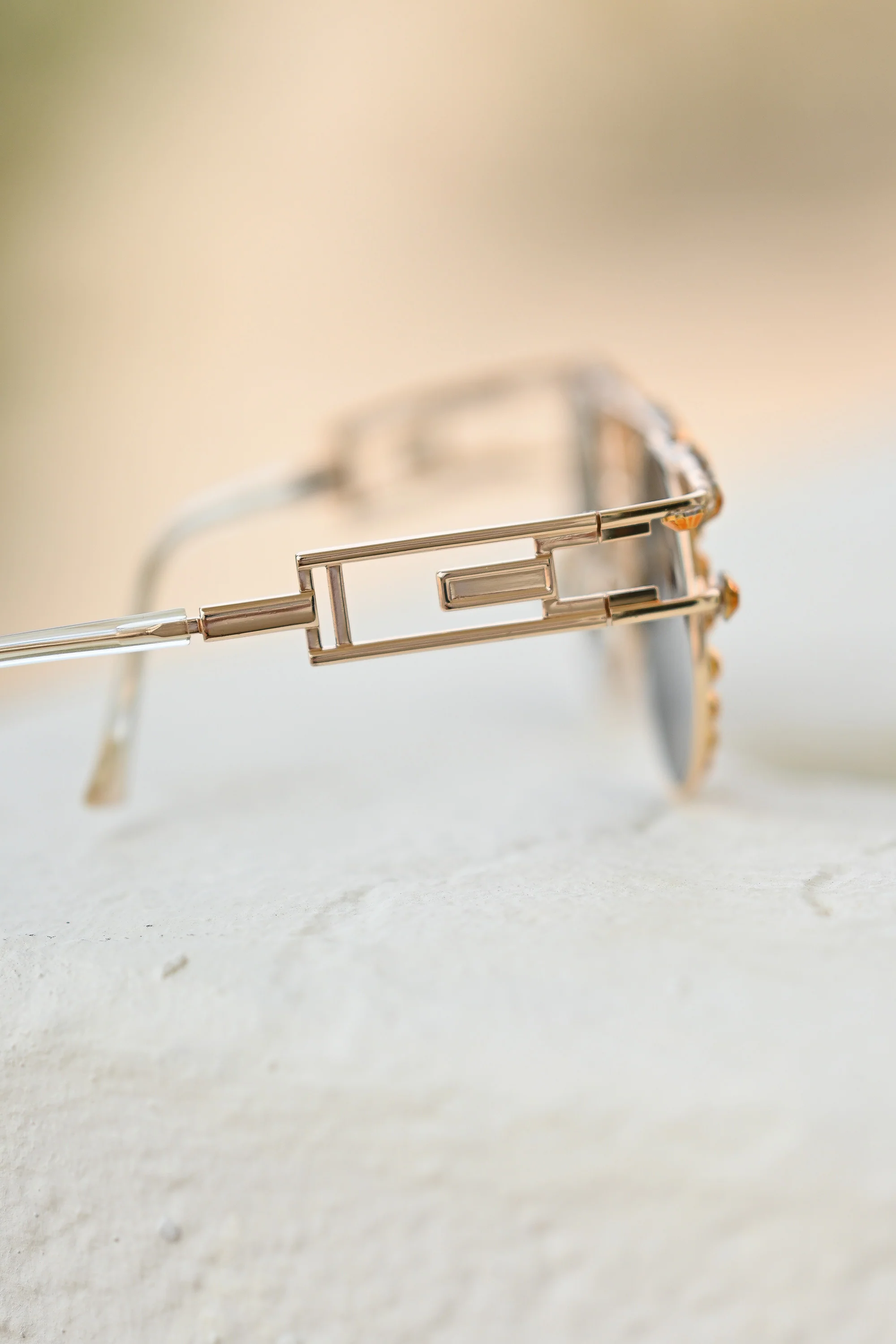 Jordan burner rhinestone sunglasses gold - Image 4