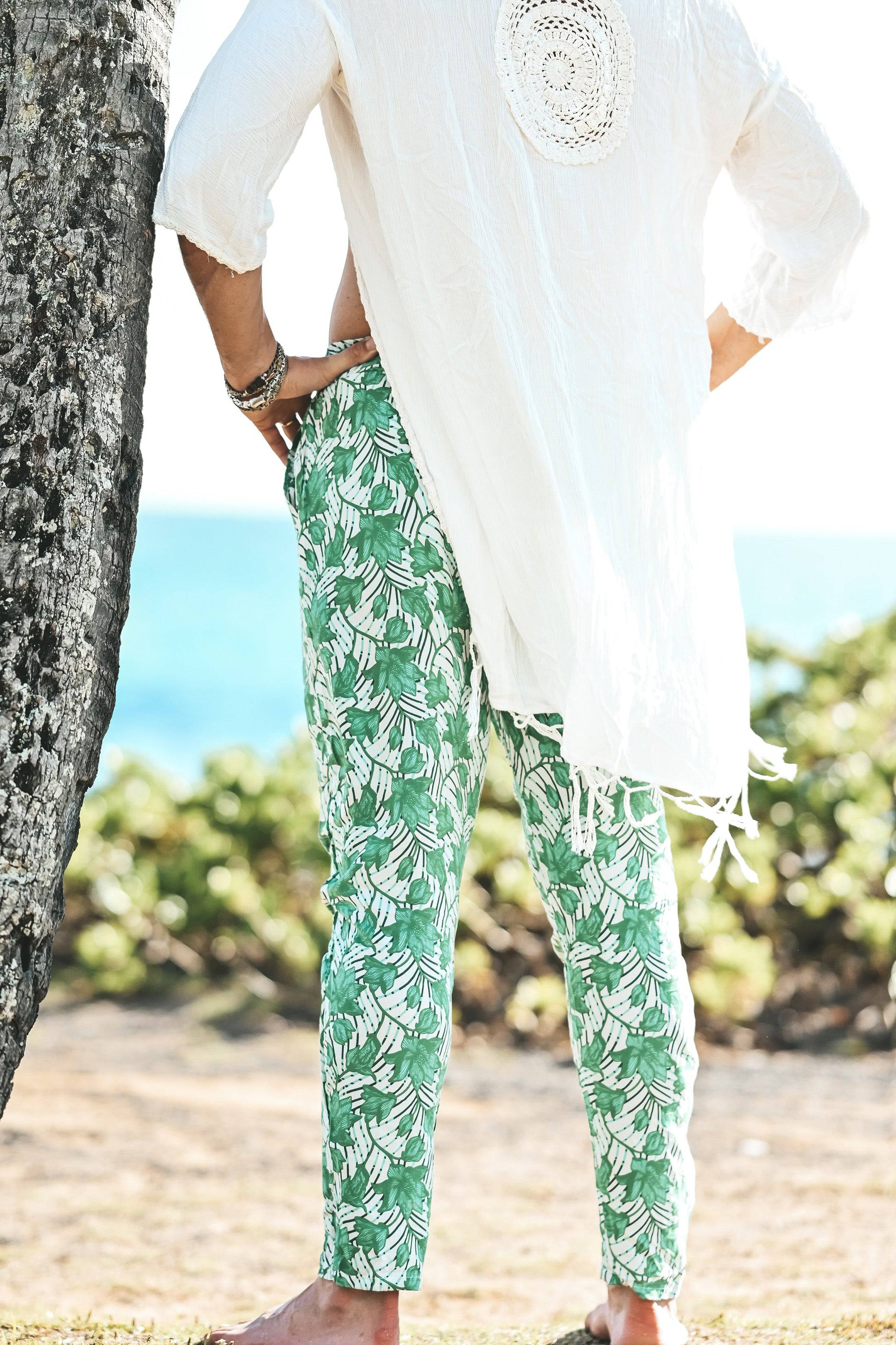 Kauai resort pants green - Image 3