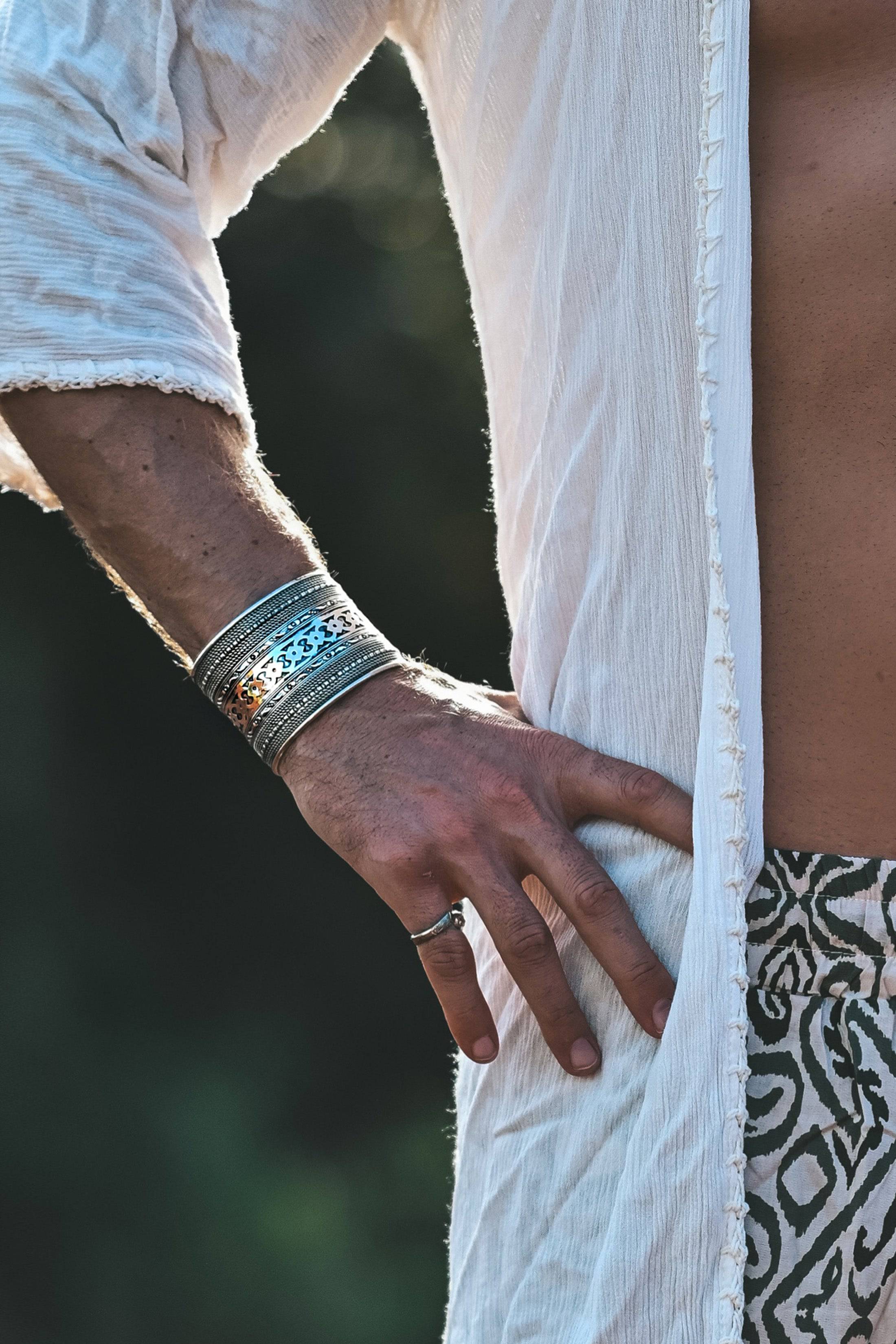 Kipu steel cuff bracelet - Image 4