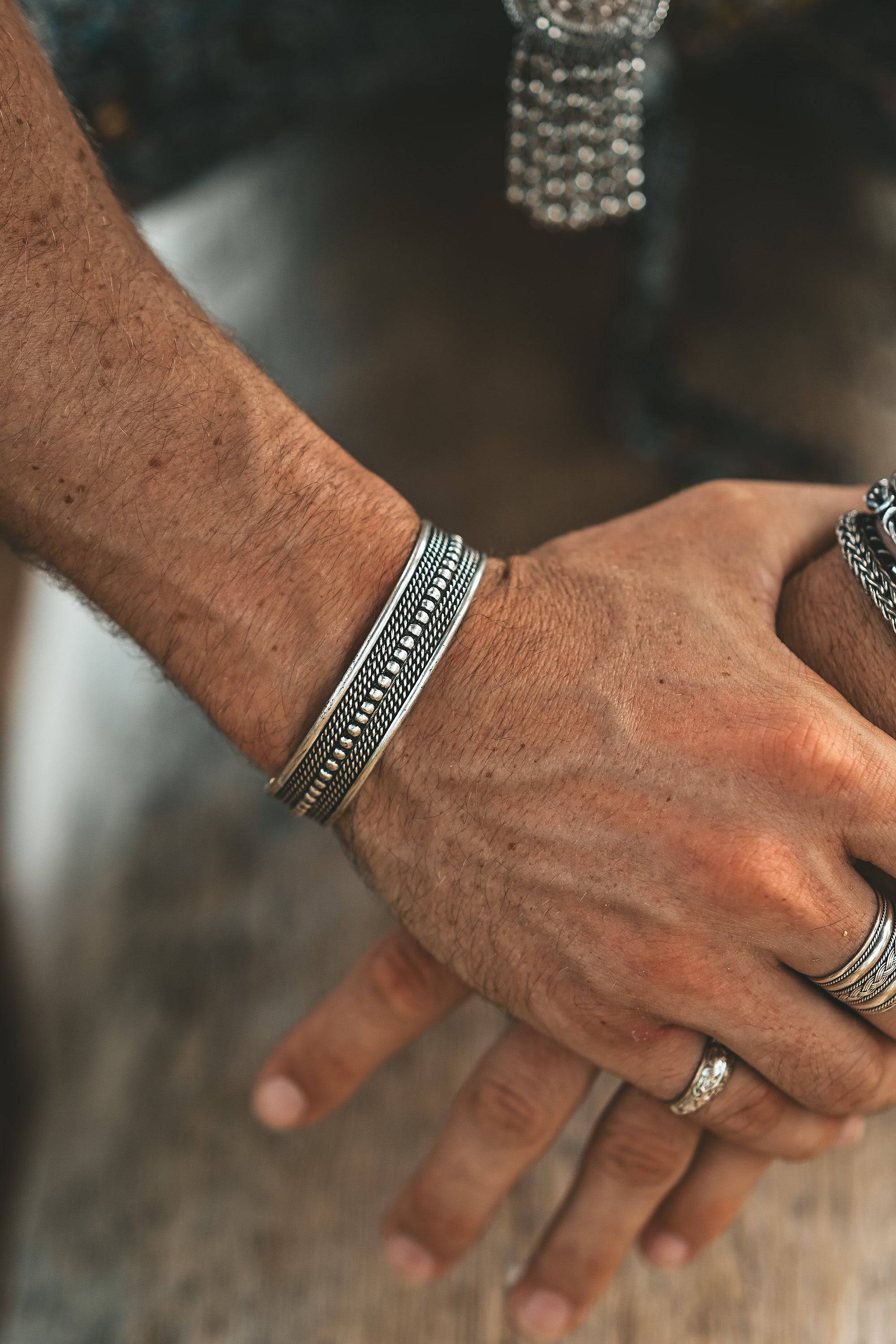 Kuwi cuff bracelet