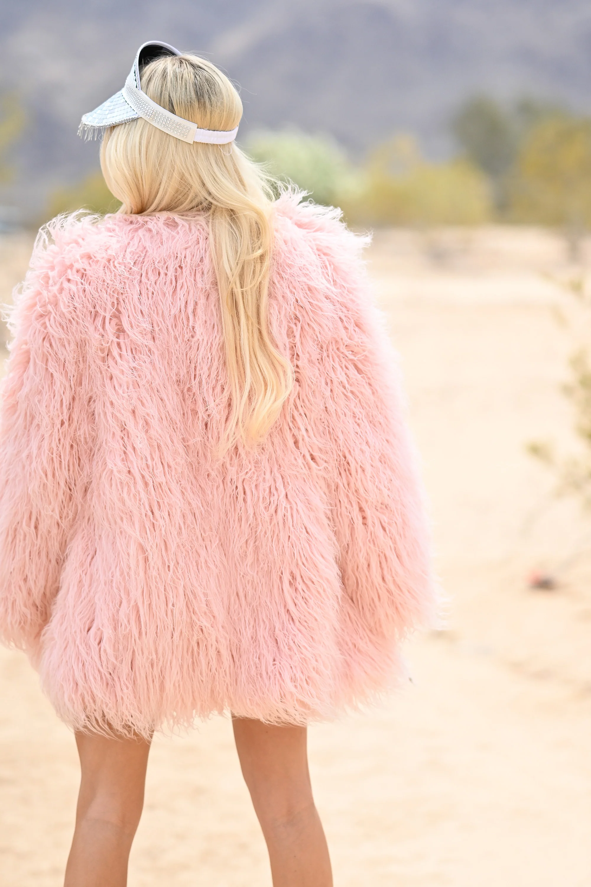 Larissa faux fur jacket long pink - Image 4