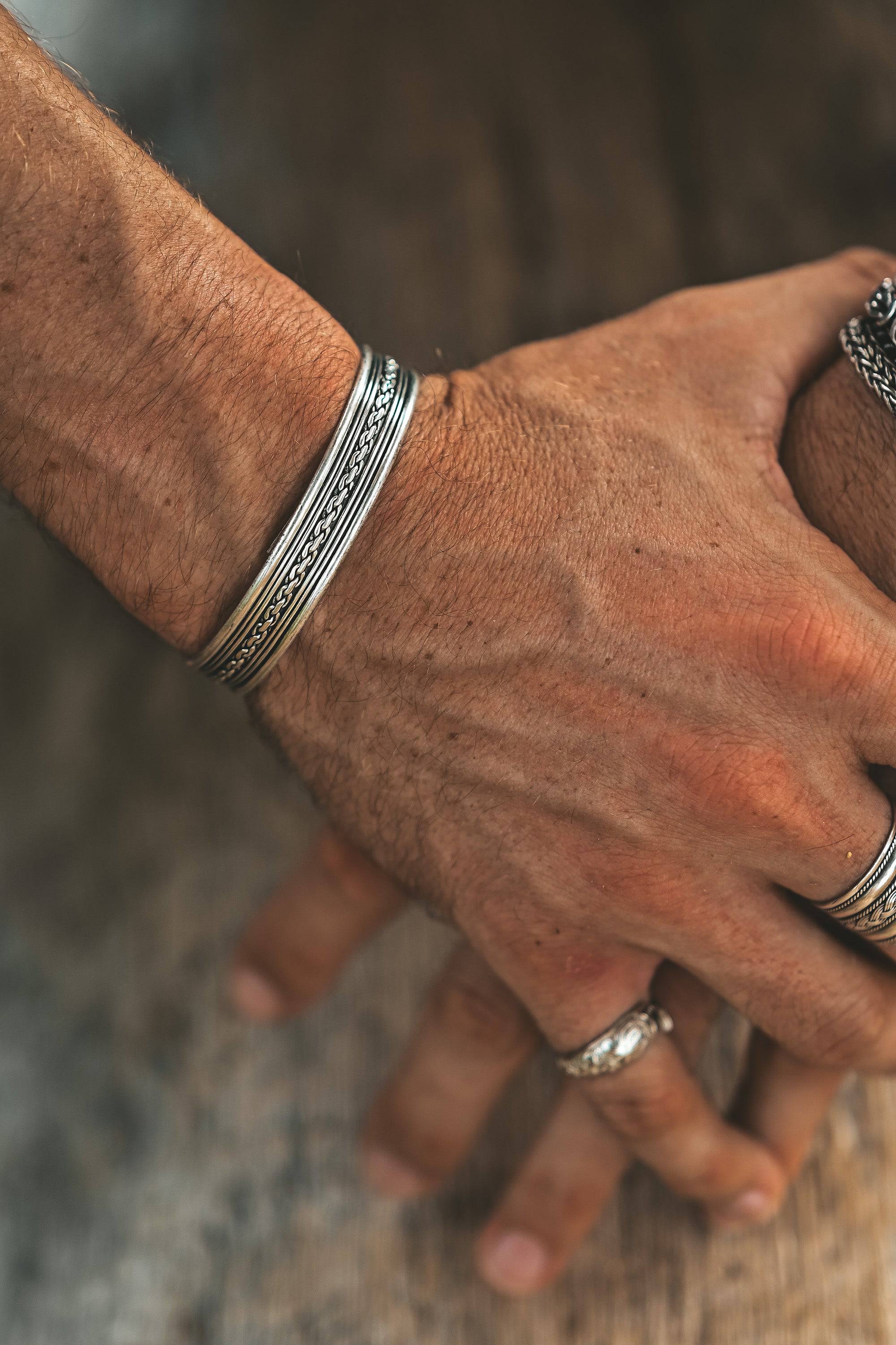 Taki cuff bracelet - Image 2
