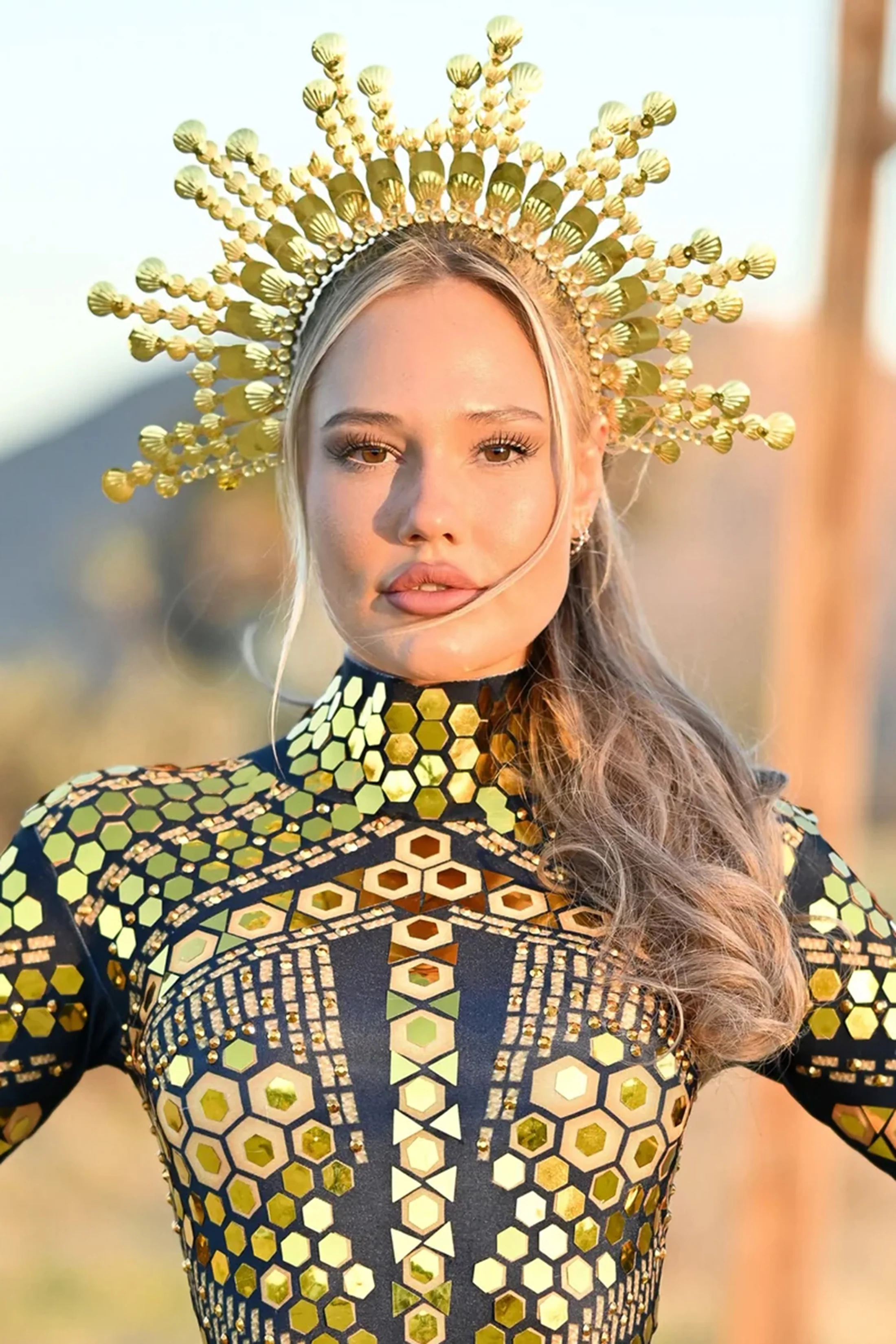 Wilma halo crown gold - Image 7