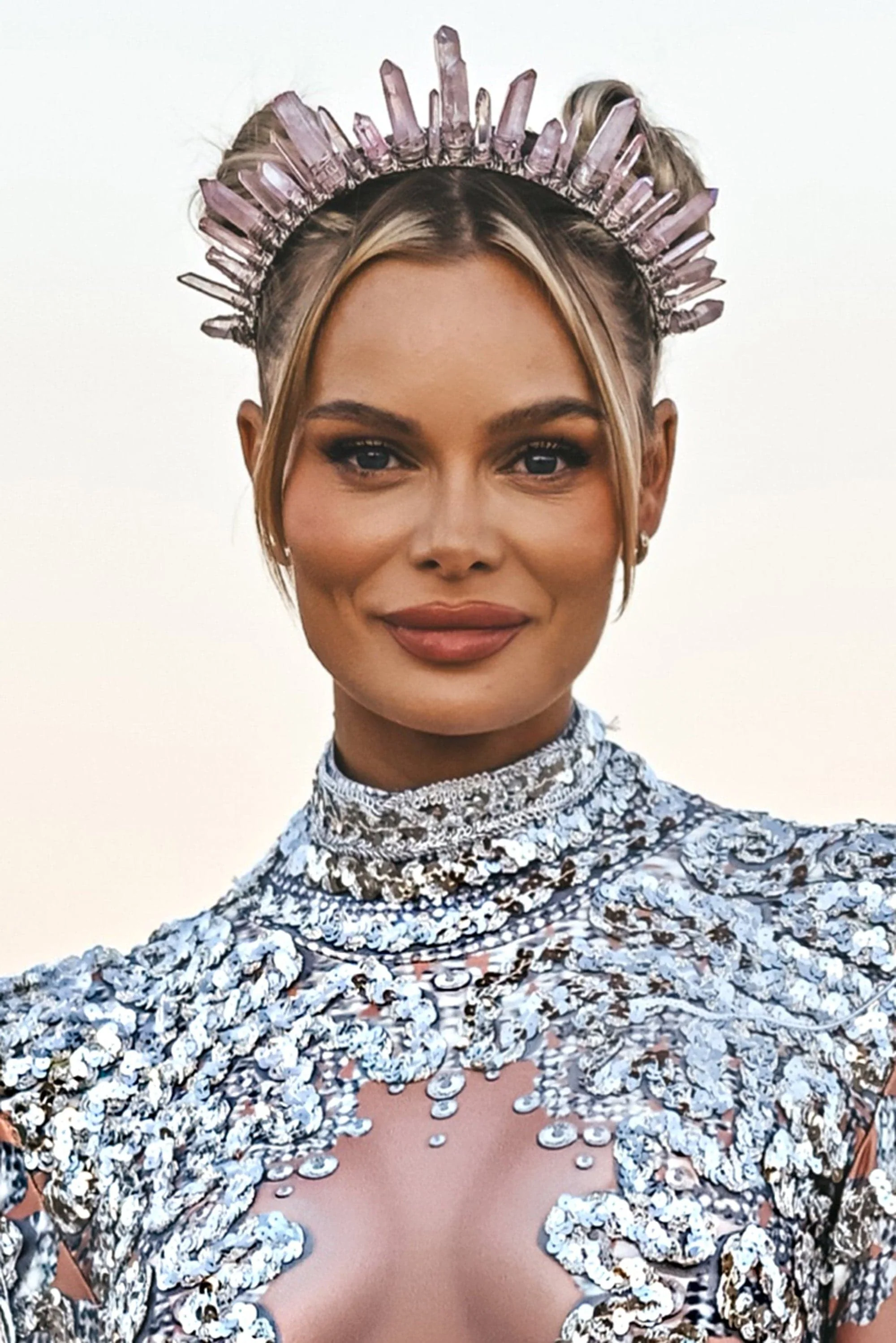 Zina halo crystal crown light pink - Image 4